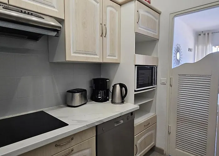Bel Appartement T1 Devant La Plage, Face Mer Апартаменты *