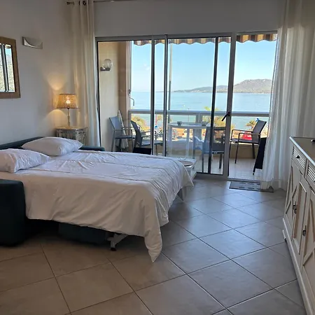 Apartment Bel T1 Devant La Plage, Face
