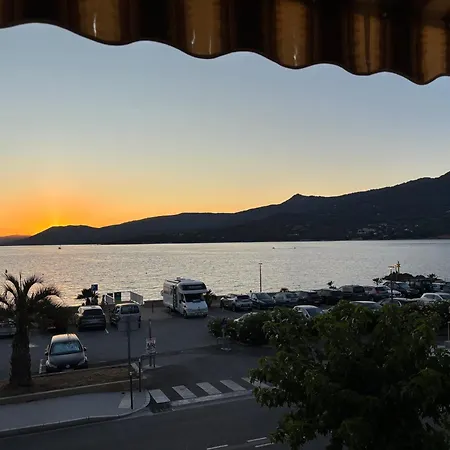 Bel T1 Devant La Plage, Face Apartment